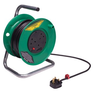 25MTR 240V TRIPLE SKT 13AMP CABLE REEL